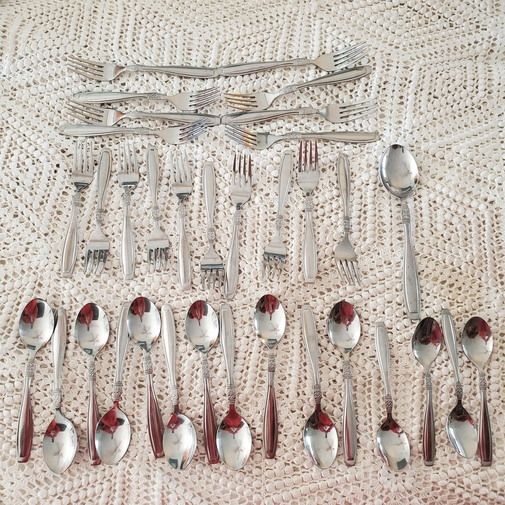 Oneida Vista Flatware Set 18/10 Stainless Silver Fork Spoon‎ Utensil Lot  30 Pcs